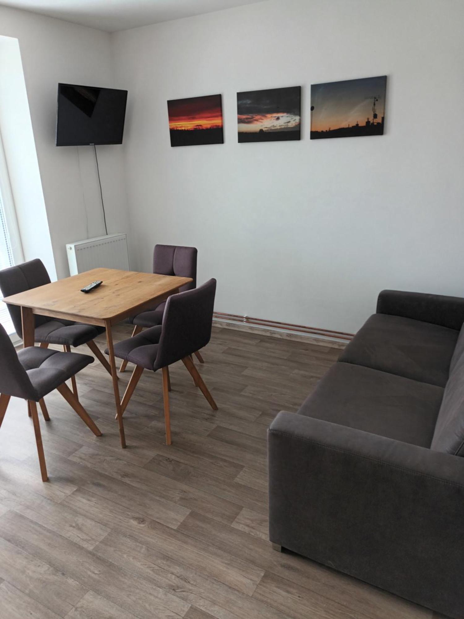 Penzion Na Samotach Apartment Jindrichuv Hradec Luaran gambar