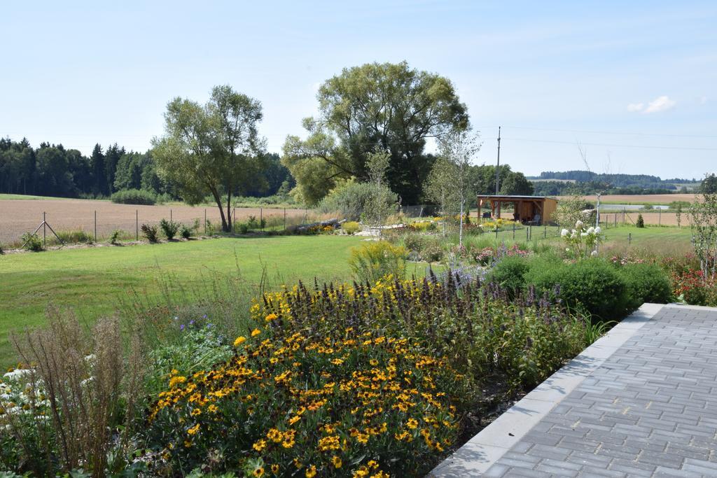 Penzion Na Samotach Apartment Jindrichuv Hradec Luaran gambar