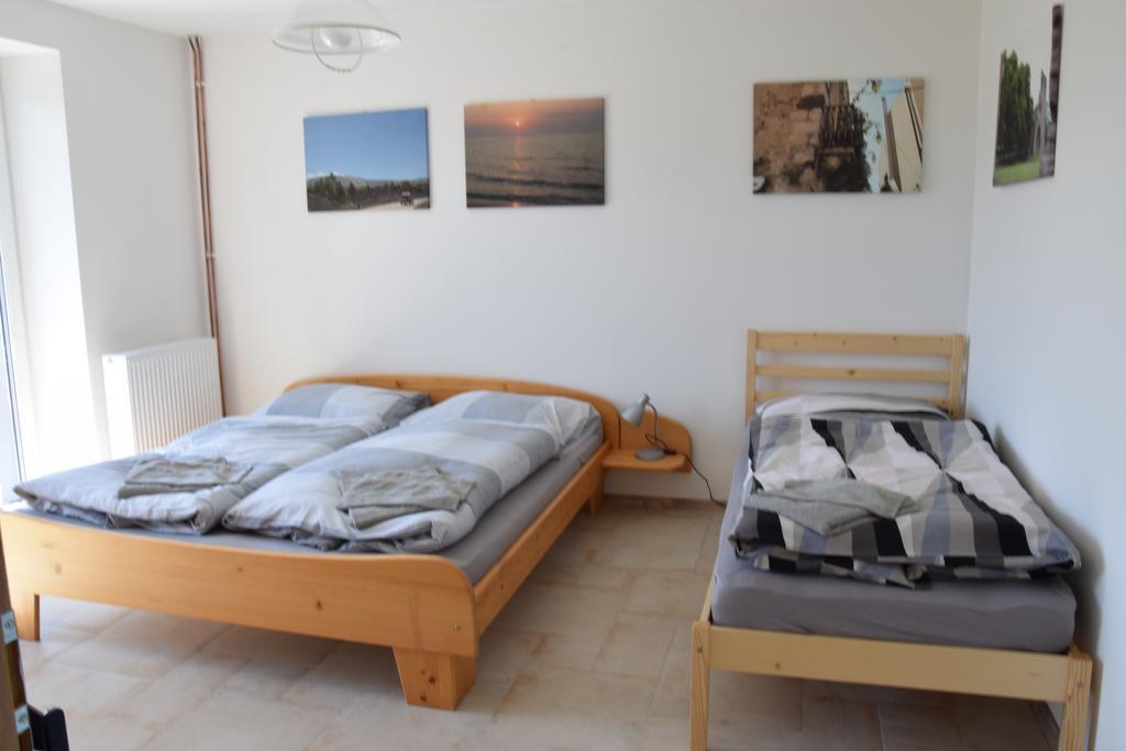 Penzion Na Samotach Apartment Jindrichuv Hradec Luaran gambar