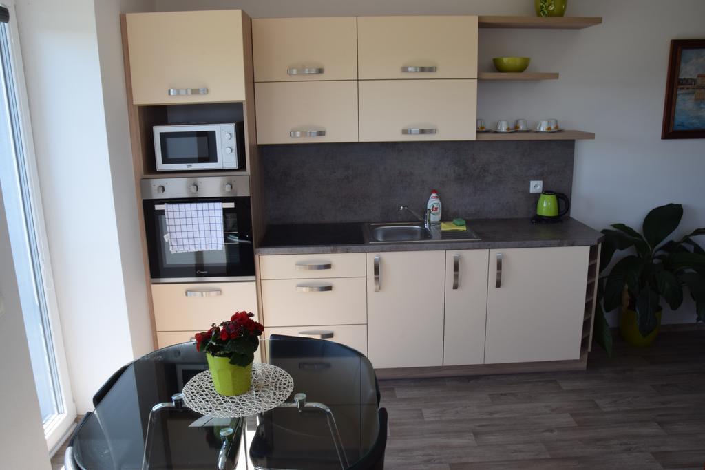 Penzion Na Samotach Apartment Jindrichuv Hradec Luaran gambar
