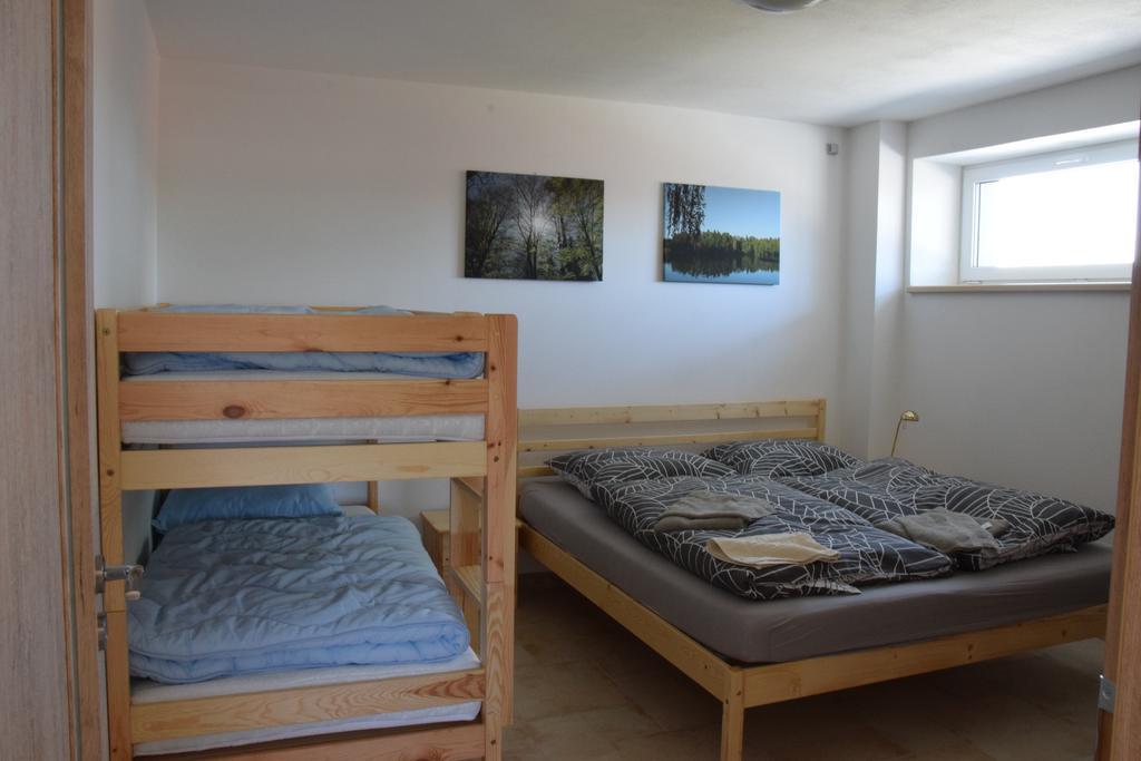 Penzion Na Samotach Apartment Jindrichuv Hradec Luaran gambar