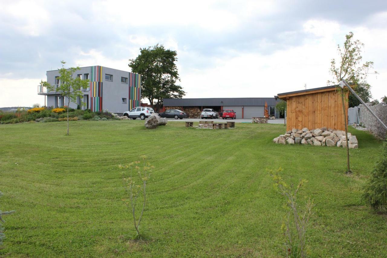 Penzion Na Samotach Apartment Jindrichuv Hradec Luaran gambar