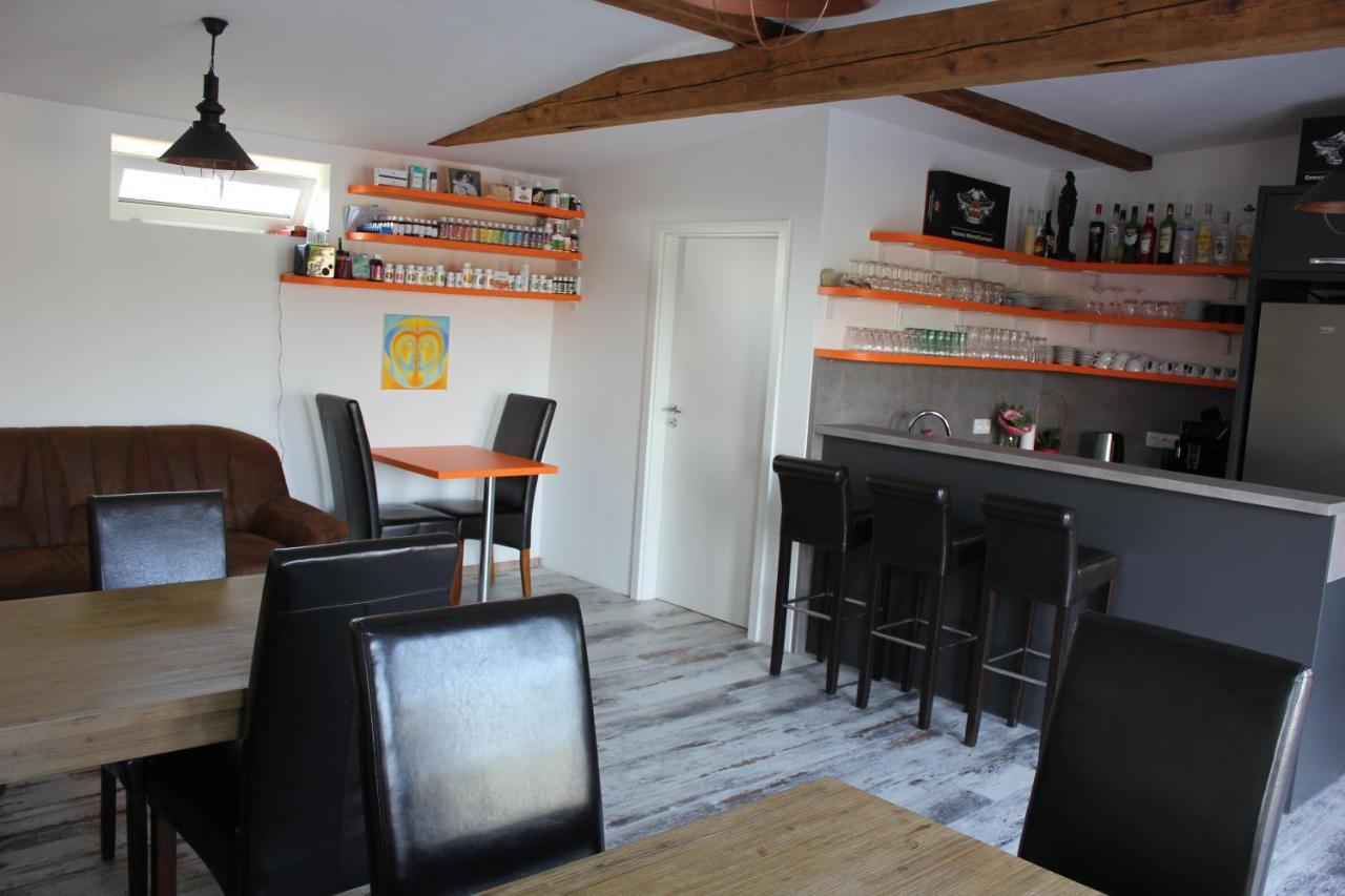 Penzion Na Samotach Apartment Jindrichuv Hradec Luaran gambar